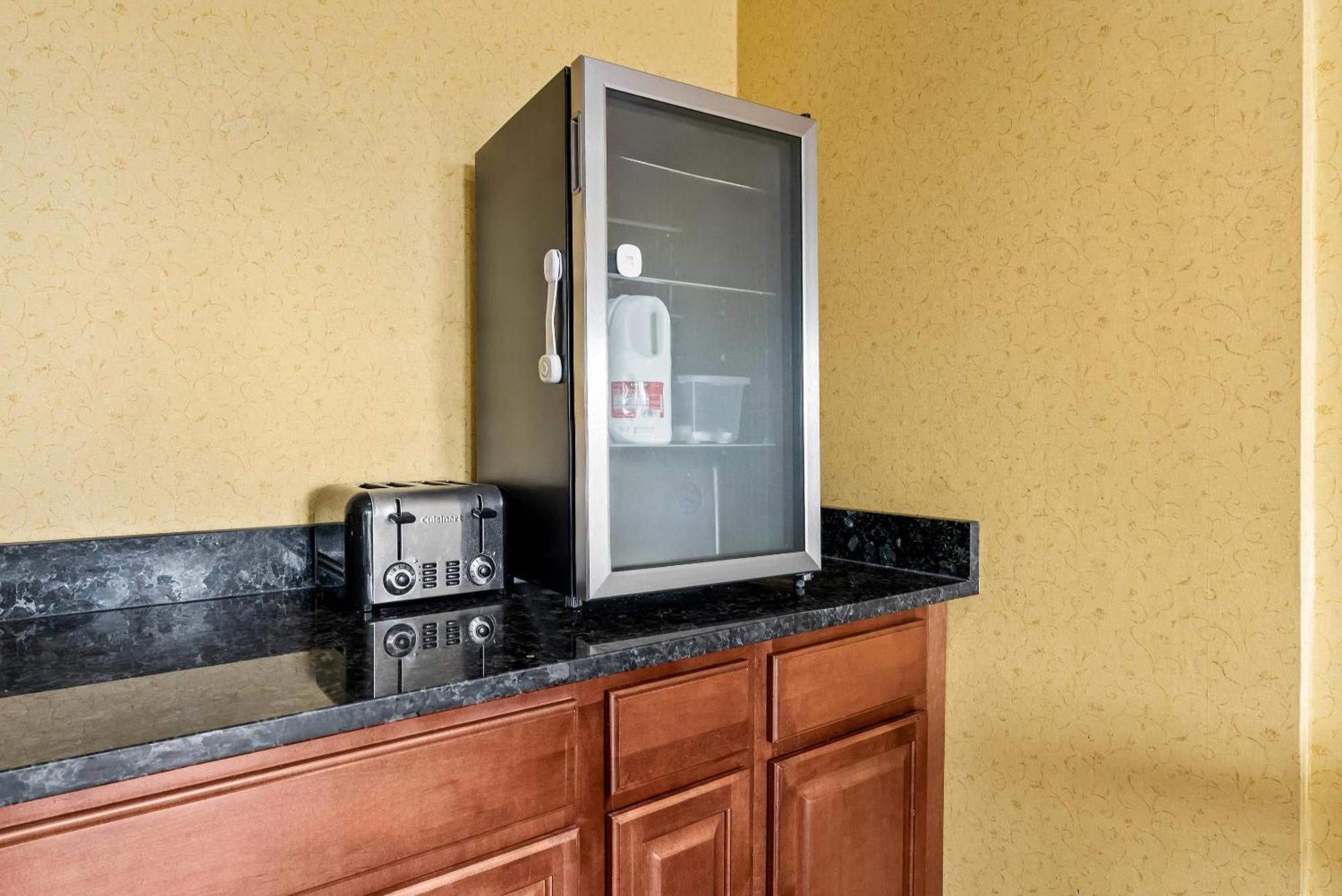 Econo Lodge Fredericksburg Near I-95 Екстериор снимка