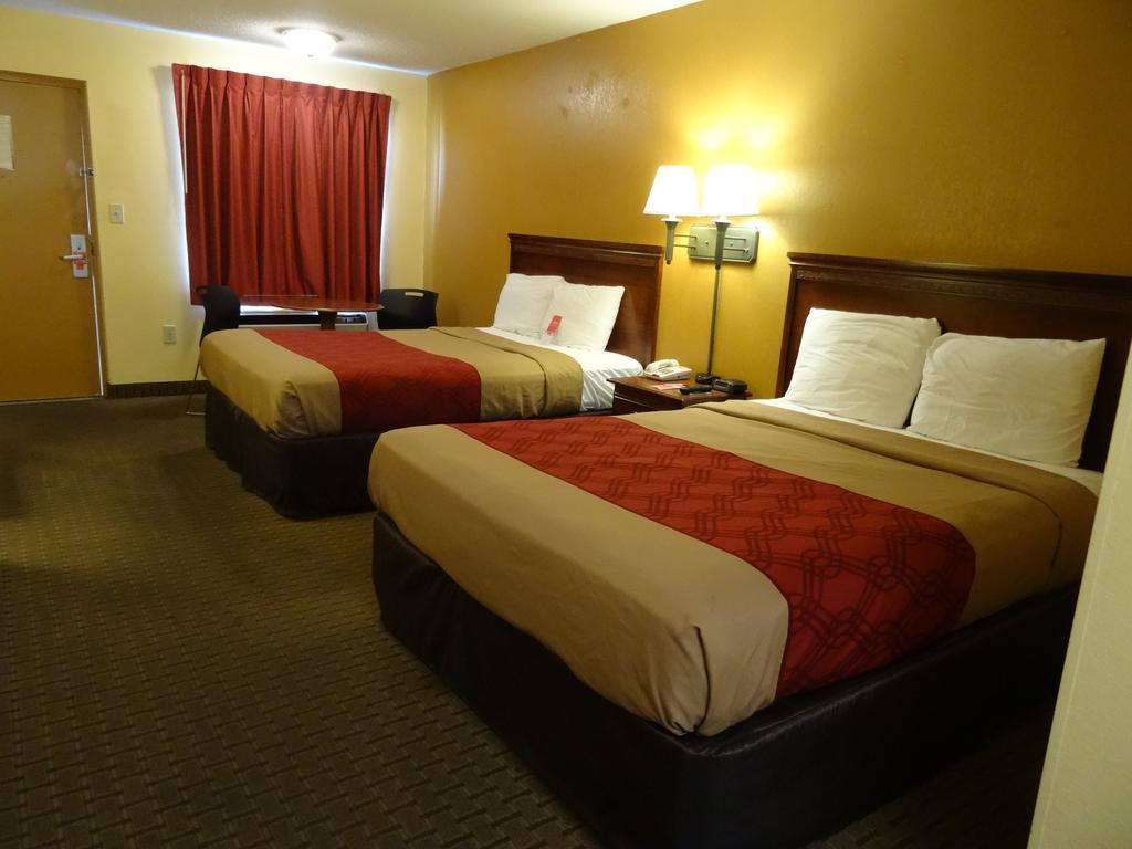Econo Lodge Fredericksburg Near I-95 Екстериор снимка